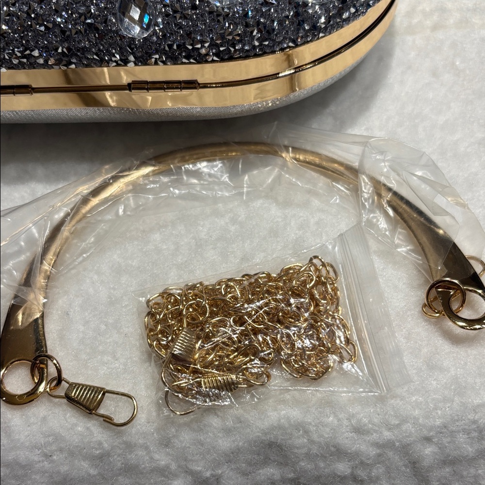 Elegant Silver Crystal Evening Clutch - Picture 6 of 6